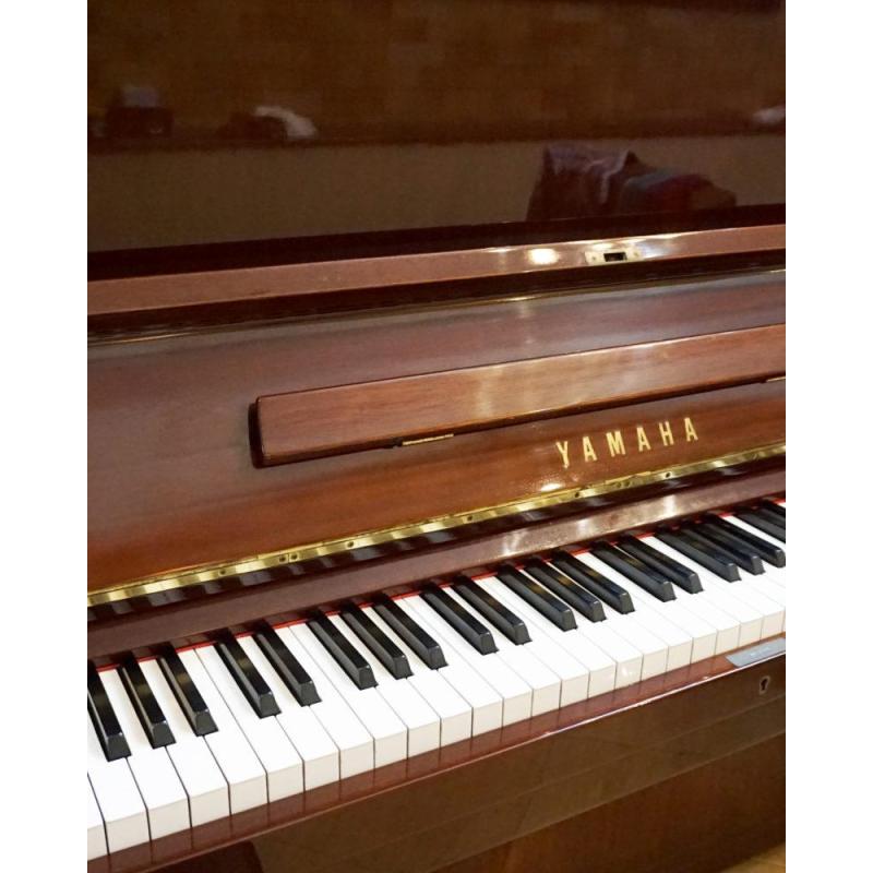 ĐÀN PIANO YAMAHA U1G Màu Nâu Đỏ