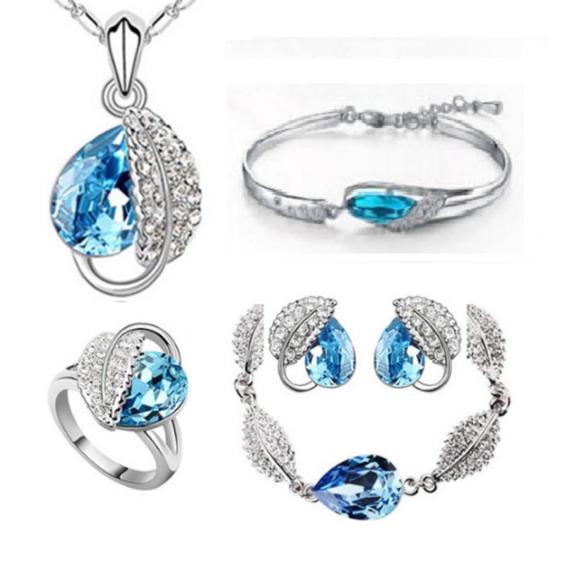 Bộ Trang Sức 5 Món Giọt Sương Và Chiếc Lá Nạm Đá