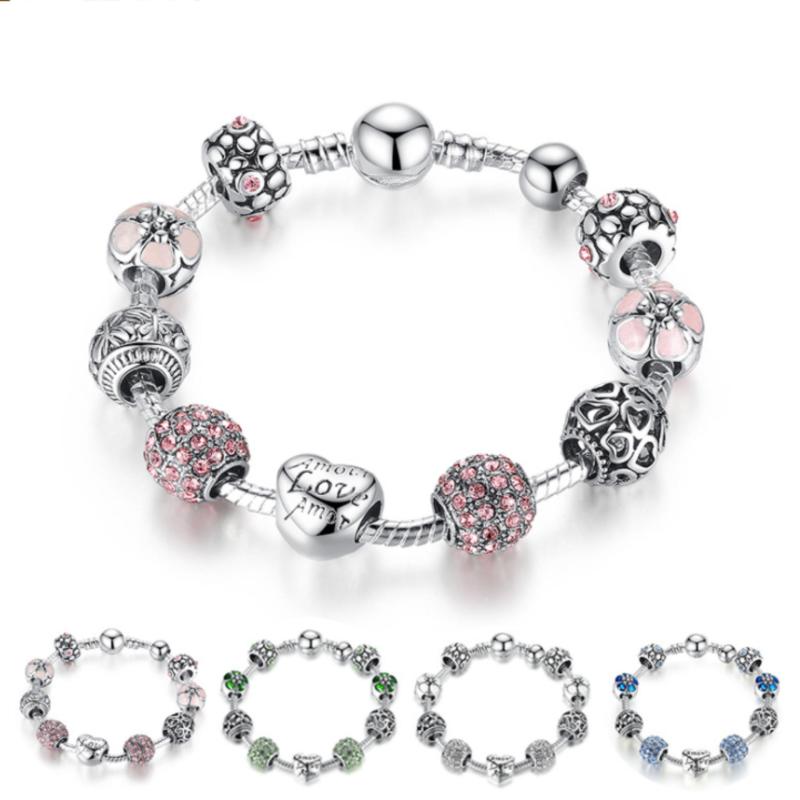 Vòng tay nữ đính charm VTC01