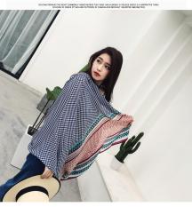 Khăn choàng đi biển caro