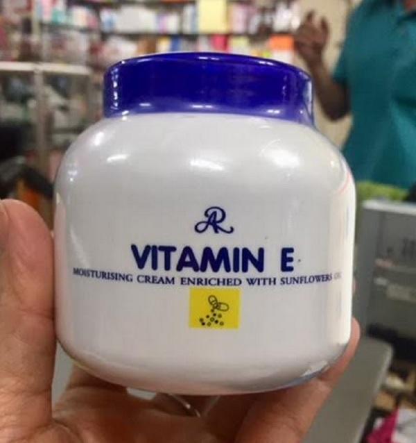 Kem dưỡng ẩm Aron bổ sung Vitamin E 200g - Thái Lan