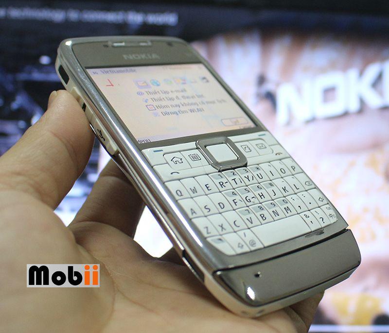ĐT E71 Main zin Loại 1 .KÈM PIN SẠC THEO MÁY. Trắng