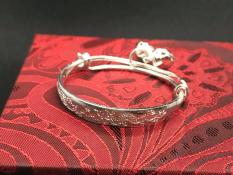 Lắc tay bạc cho bé có chuông (trắng)