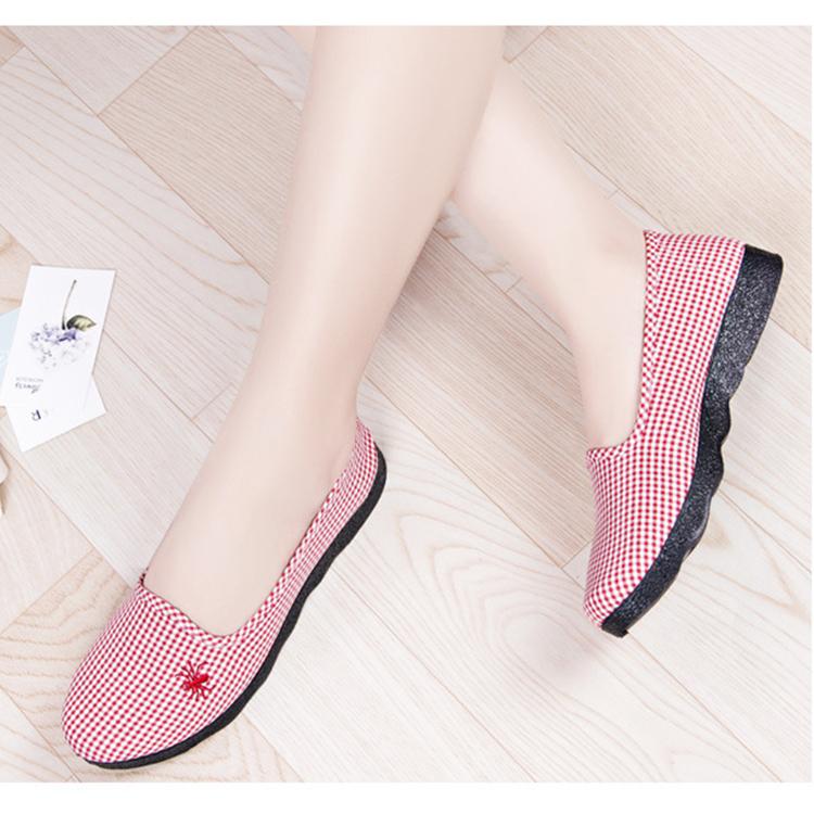 Giày lười slip on nữ vải carô có đế cao su cực dẻo chống trượt và đi bộ cực êm...