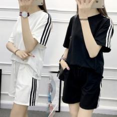 Bộ đồ nữ cổ tròn, thiết kế kẻ sọc năng động, kiểu dáng thể thao