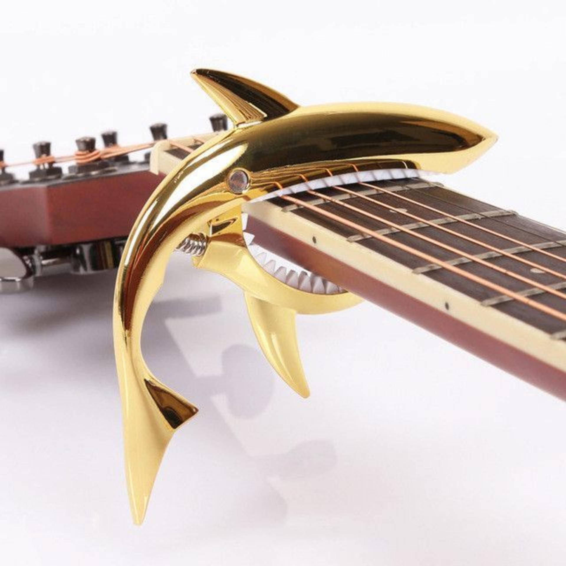 Capo cá mập màu vàng loại dài cho đàn Classic và Acoustic tặng pick