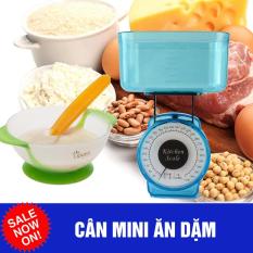 Cân thức ăn dặm cho bé