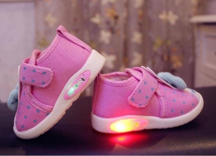 Giày vài tập đi có đèn cho bé gái 0-2 tuổi