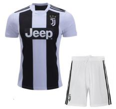 Áo bóng đá câu lạc bộ Juventus ngắn tay – Trắng đen – Hàng thun lạnh xịn – 2018 – 2019