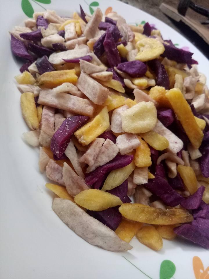 Combo 500gr thập cẩm và 500gr chuối giòn ngon sấy khô tự nhiên loại C