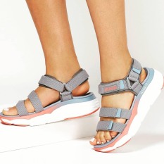 Giày Sandal Skechers Nữ Đế Cao Phối Quai Ngang Max Cushioning Slay