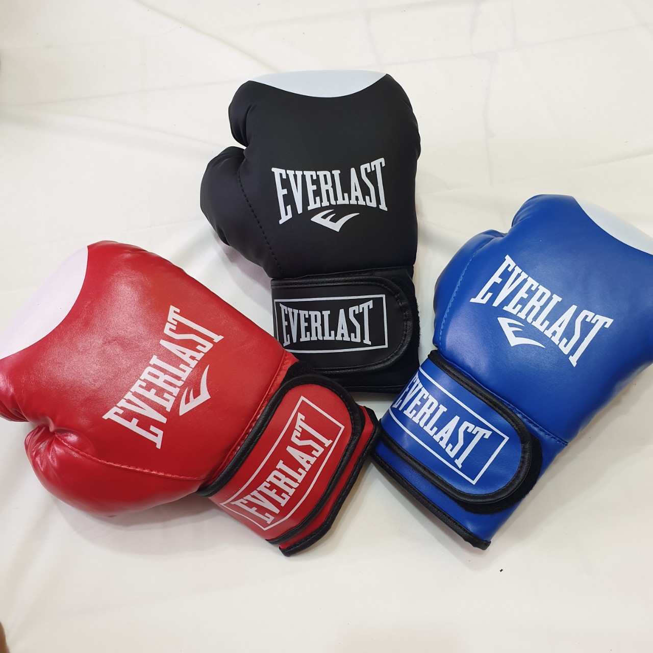 Găng Tay Tập Boxing Quyền Anh Đấm Bốc Everlast Chất Lượng Cao (màu ib giúp shop)