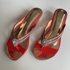 dép guốc nữ đính may xoàn và hạt đá mũi viền kim loại sang trọng gót mê ca trong siêu đẹp có size 40