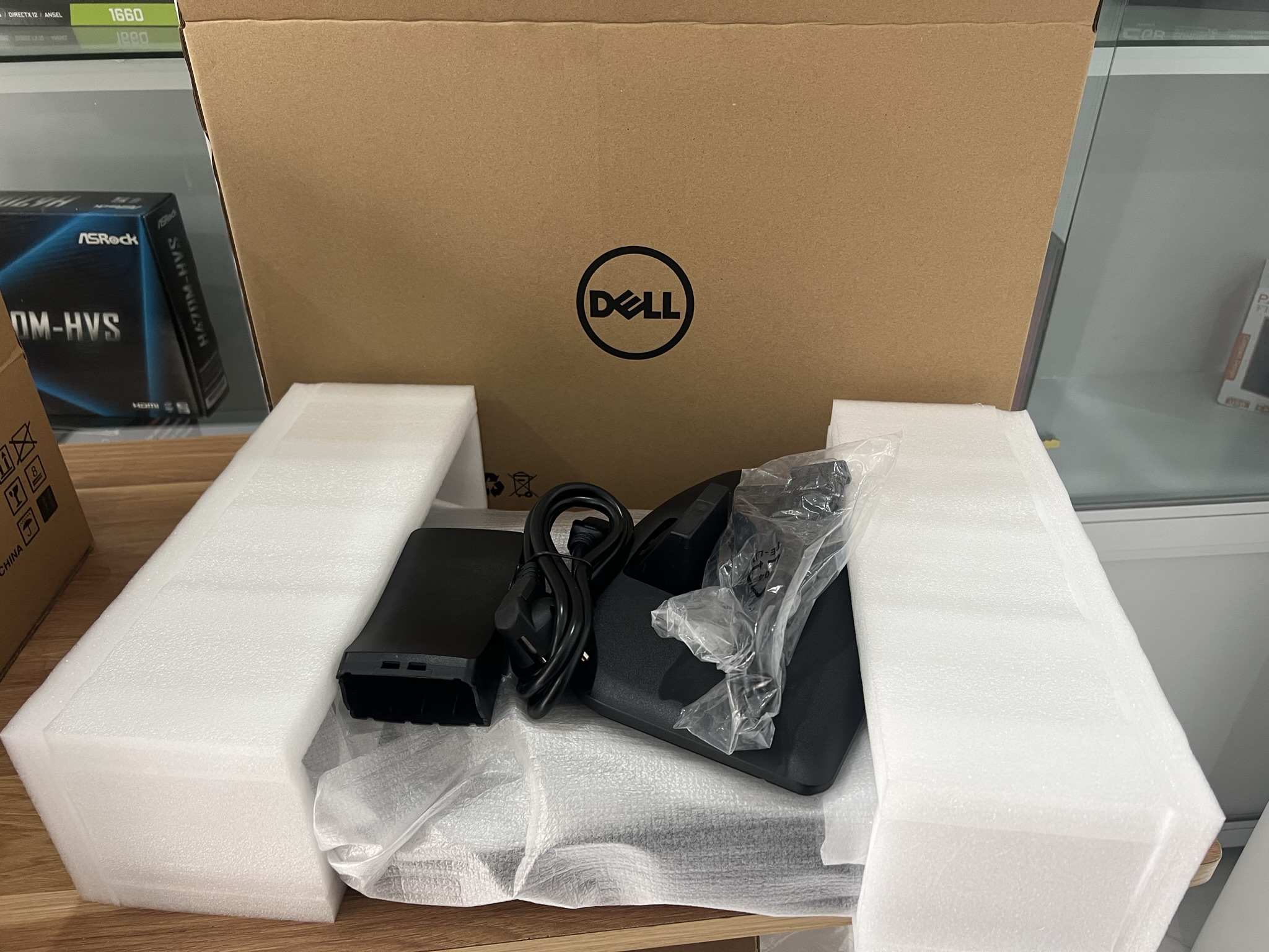 Màn hình máy tính 19 in Dell MỚI full box Bảo hành 12 tháng