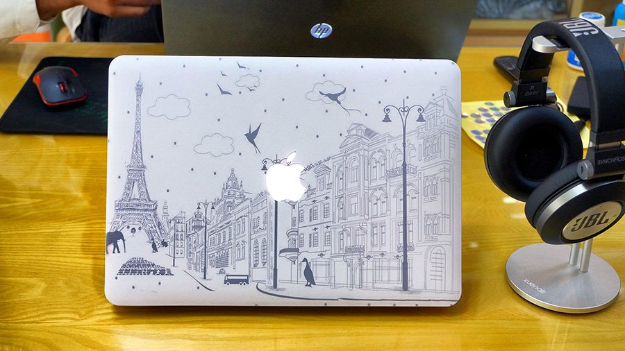 Ốp 2 mặt cho Macbook C016 13Pro Retina (Hoạ tiết Paris)
