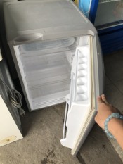 Tủ lạnh Aqua 93lit rin đẹp giá sinh viên [lh 0769199696 để đặt hàng nhanh chóng]