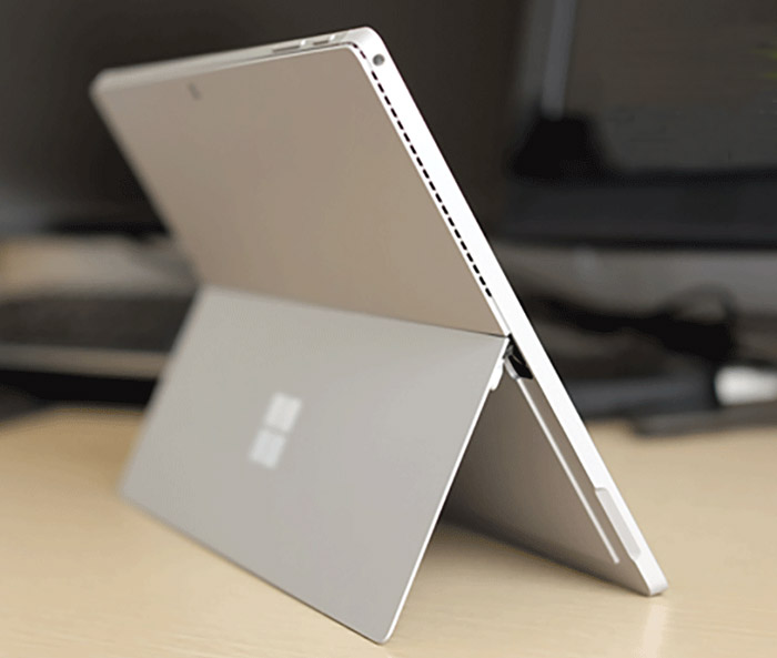 Microsoft Surface Pro 5 LTE ( Surface Pro 2017 ) Win 10 Pro , Core I5 ,i7 7300U 4GB/8GB ram...