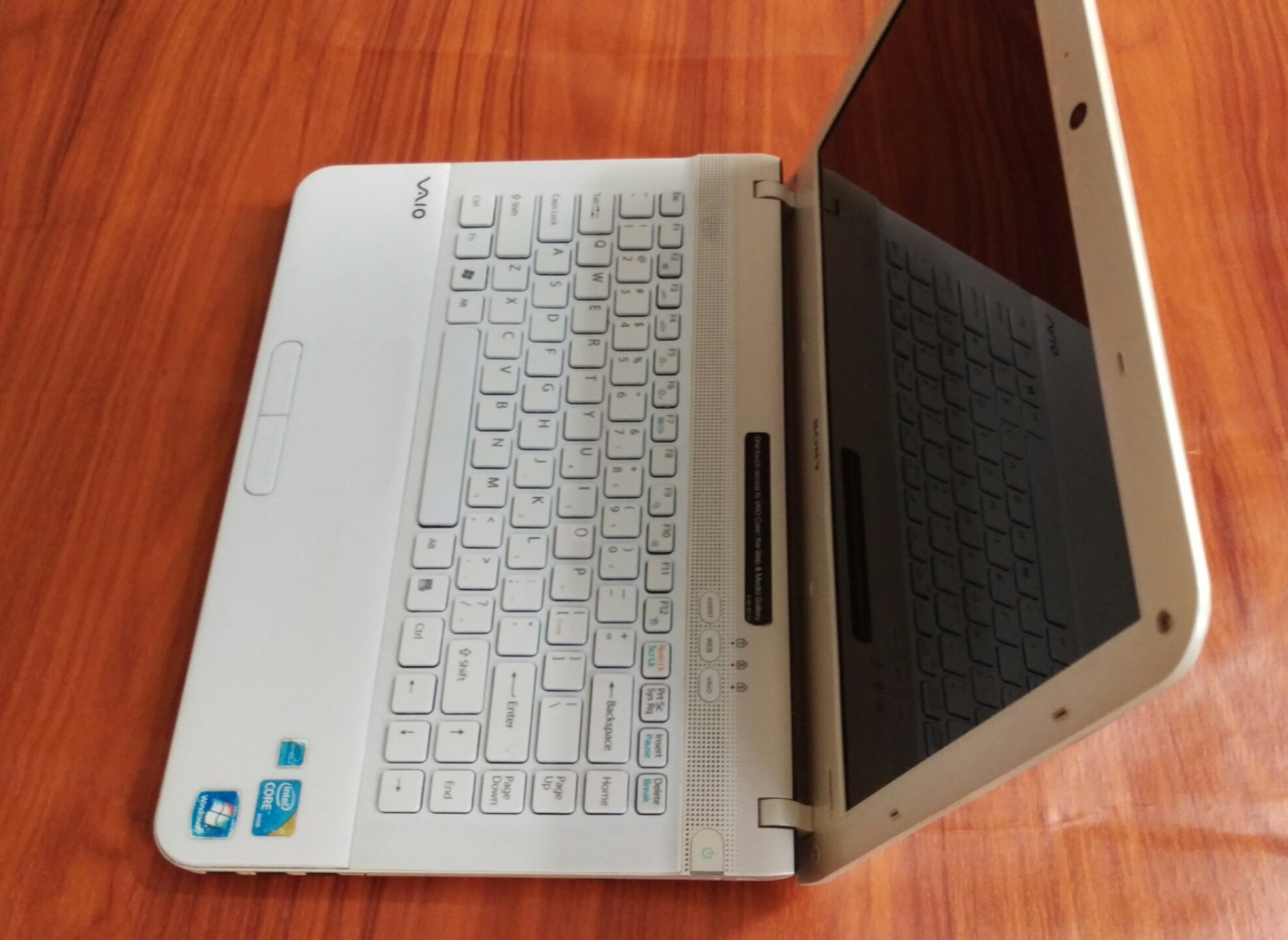 Laptop Sony CPU I3 2.3Ghz, ram 4G, ổ HDD 250G dùng văn phòng, học tập, giải trí, tặng kèm chuột...