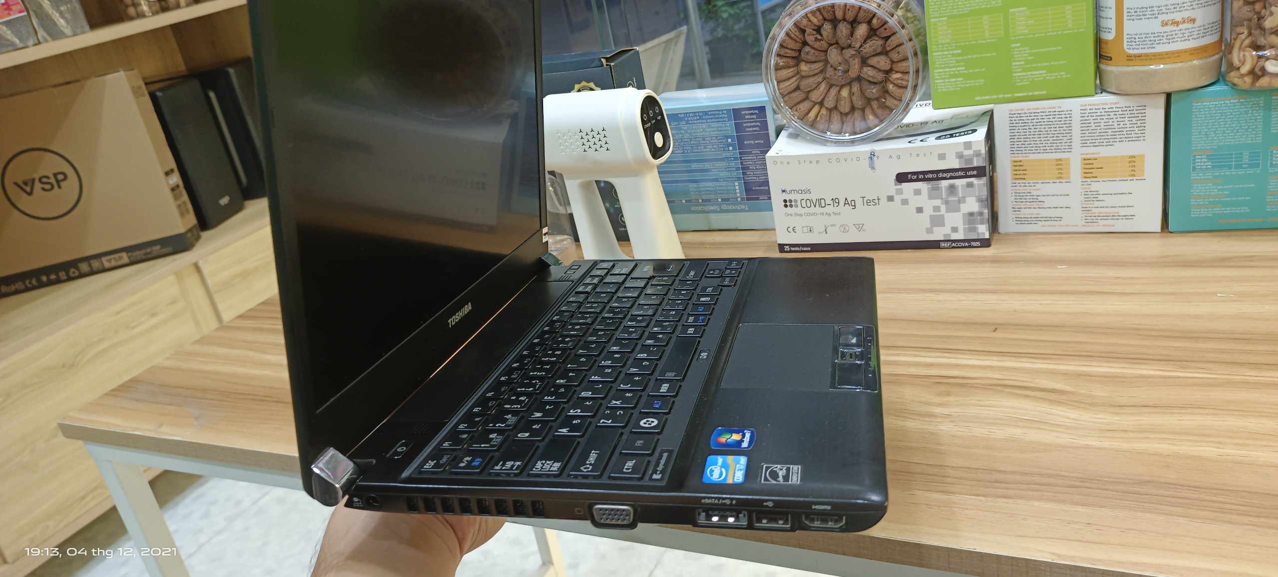 Laptop cũ Toshiba Dynabook R731 Core i7, 4gb Ram, 128gb SSD, 13.3inch HD, vỏ nhôm