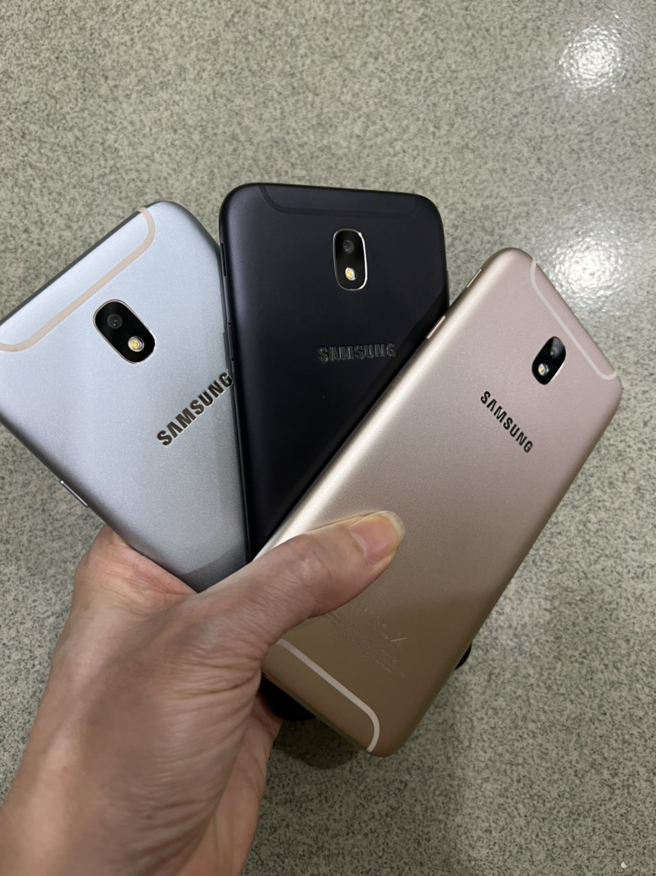 [SALE SỐC - GIÁ SỈ] Samsung Galaxy J7 Pro 2sim (3G/32G) Chính hãng chiến Game nặng mướt. Bao đổi miễn...