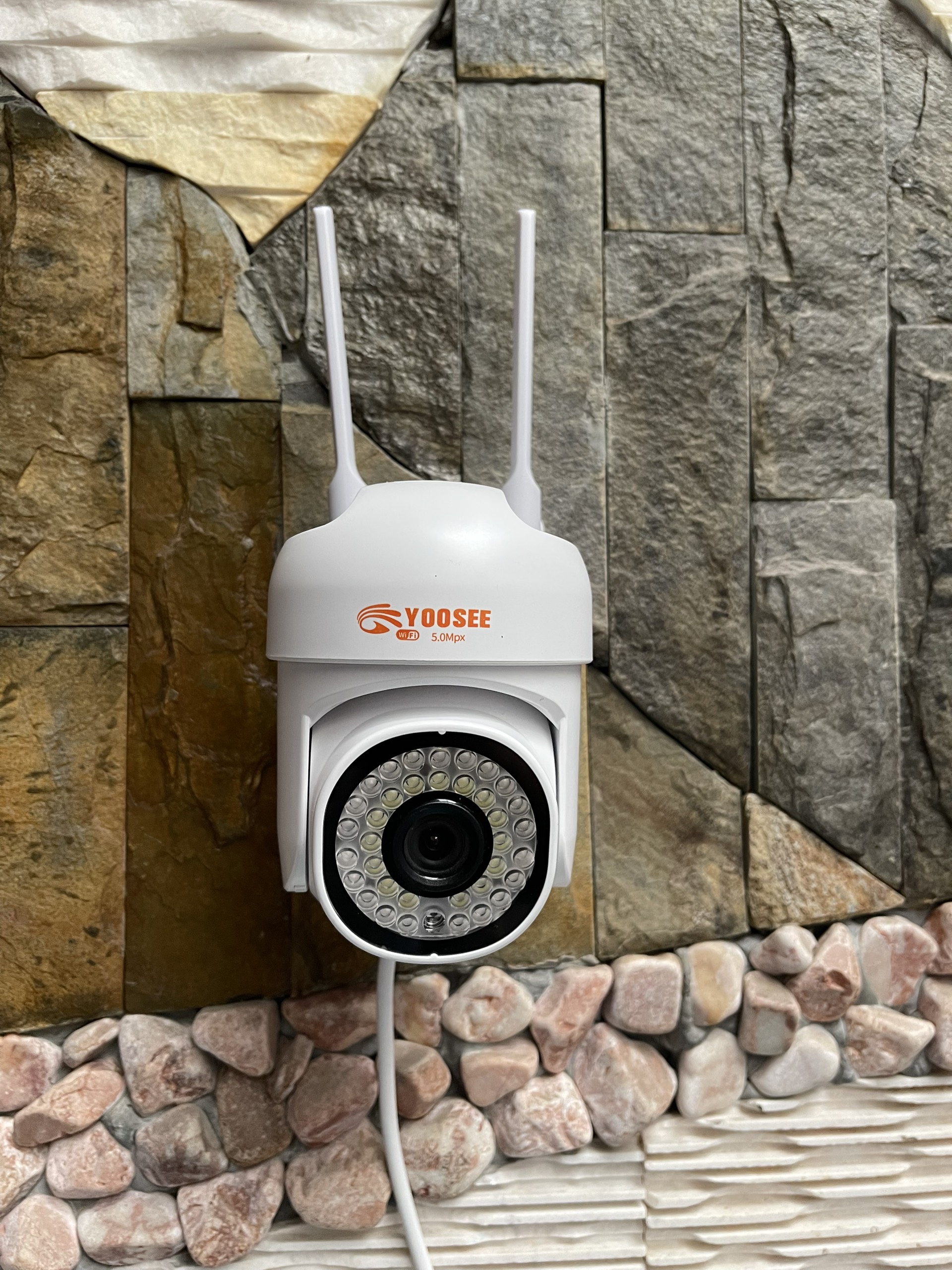 Camera YooSee Wifi PTZmini 36led ngoài trời - xoay 360 độ - xem đêm có màu FullHD 1080 mẫu mới...