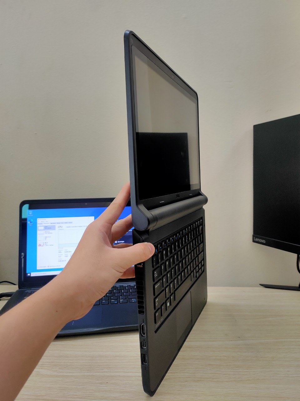 Laptop Dell Latitude 3340 (Màn hình Cảm ứng 13.3 inch/Core i3-4005U/Ram 8GB/SSD 120GB/Win 10 Pro) chính hãng nguyên zin
