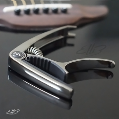 Capo Guitar cao cấp Mẫu E203 (Màu Đen Bóng)- kẹp tăng tông acoustic và classic có kèm khoá mở chốt dây đàn