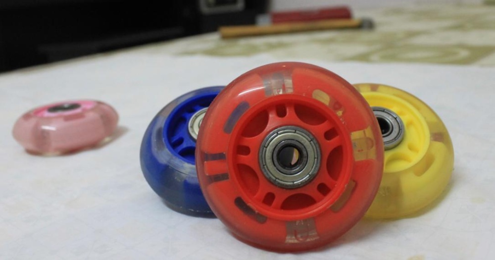 Bánh giầy trượt Inline Skate 001