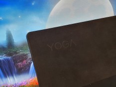 Lenovo Yoga Tab 13 thiết kế độc lạ, 4 loa JBL, 13 inch