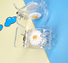 Kẹp càng cua (gấp tóc) 5 răng hoa cúc (màu trắng) trong xinh xắn Phụ Kiện 68