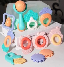 Sét 10 đồ gặm nướu và lục lạc siêu yêu cho bé kèm hộp đựng