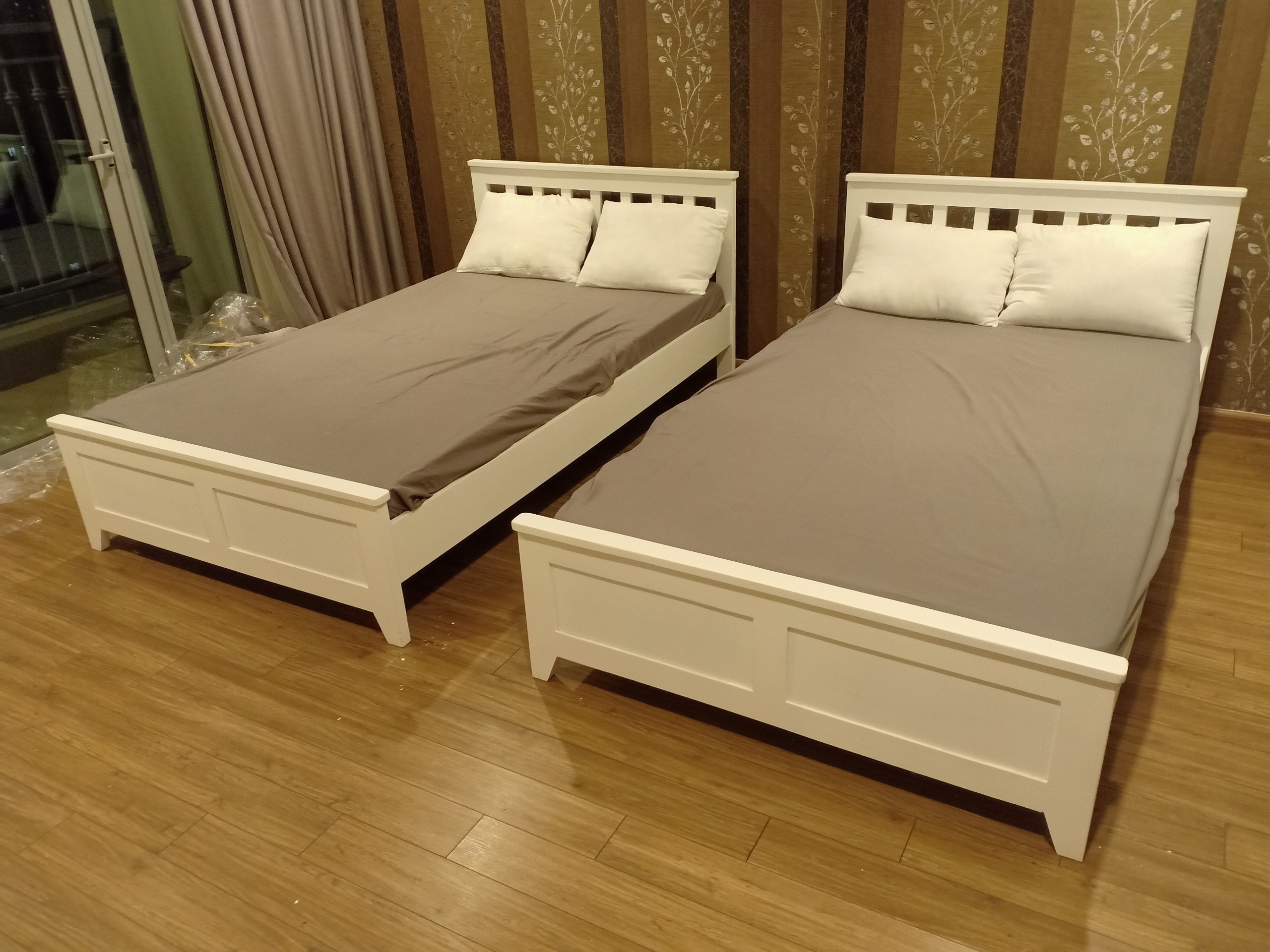 Giường 1m6x2m Gỗ Thông Nhập Khẩu màu trắng