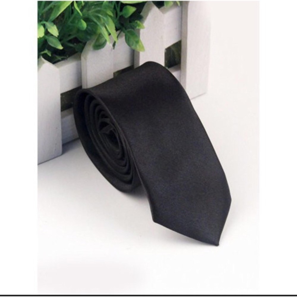 Cà vạt đen lụa Hàn Quốc bản nhỏ 5cm