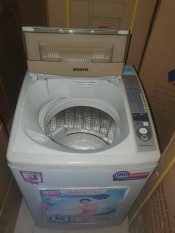 máy giặt sanyo 8kg đã qua sử dụng còn dùng tốt lh 0968810979 trước khi đặt hàng chỉ giao tphcm, long an, tây ninh, bình dương, đồng nai