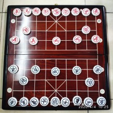 BÀN CỜ GỖ HƯƠNG ĐỎ KÈM QUÂN GIẢ ĐÁ LOẠI TO