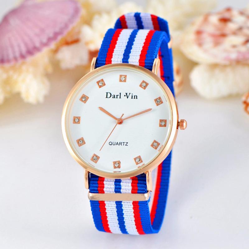 Nơi bán Đồng hồ dây vãi cho trẻ em giúp học xem giờ cho bé