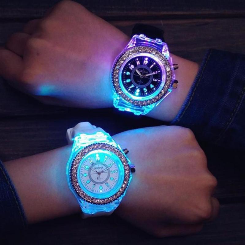 Nơi bán Đồng hồ phát sáng 7 màu GNVA