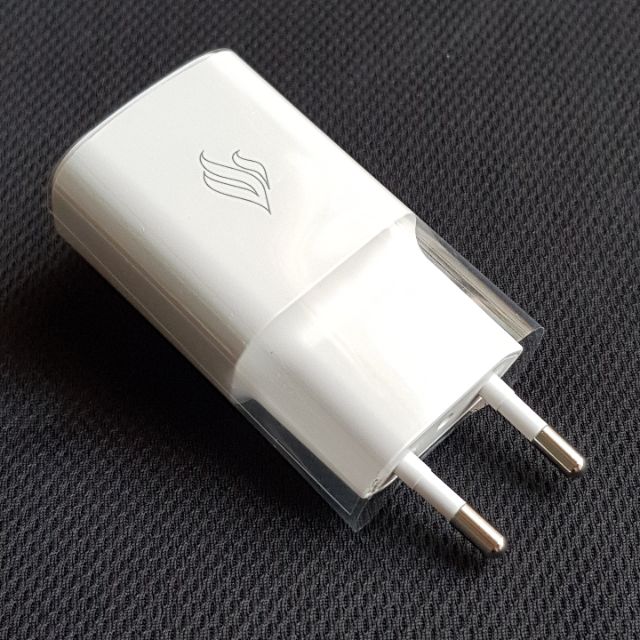 Adapter củ sạc nhanh 18W Qualcomm Quick Charge 3.0 Vsmart chính hãng