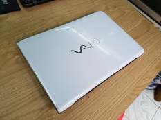 Laptop mini Sony vaio SVE11 E2 1800 Ram 4gb HDD 320gb cạc rời 2gb màn 11.6″.zin tặng fui chuột không dây,túi thời trang