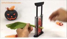Đạo cụ ảo thuật: Với trò cắt đứt ngón tay