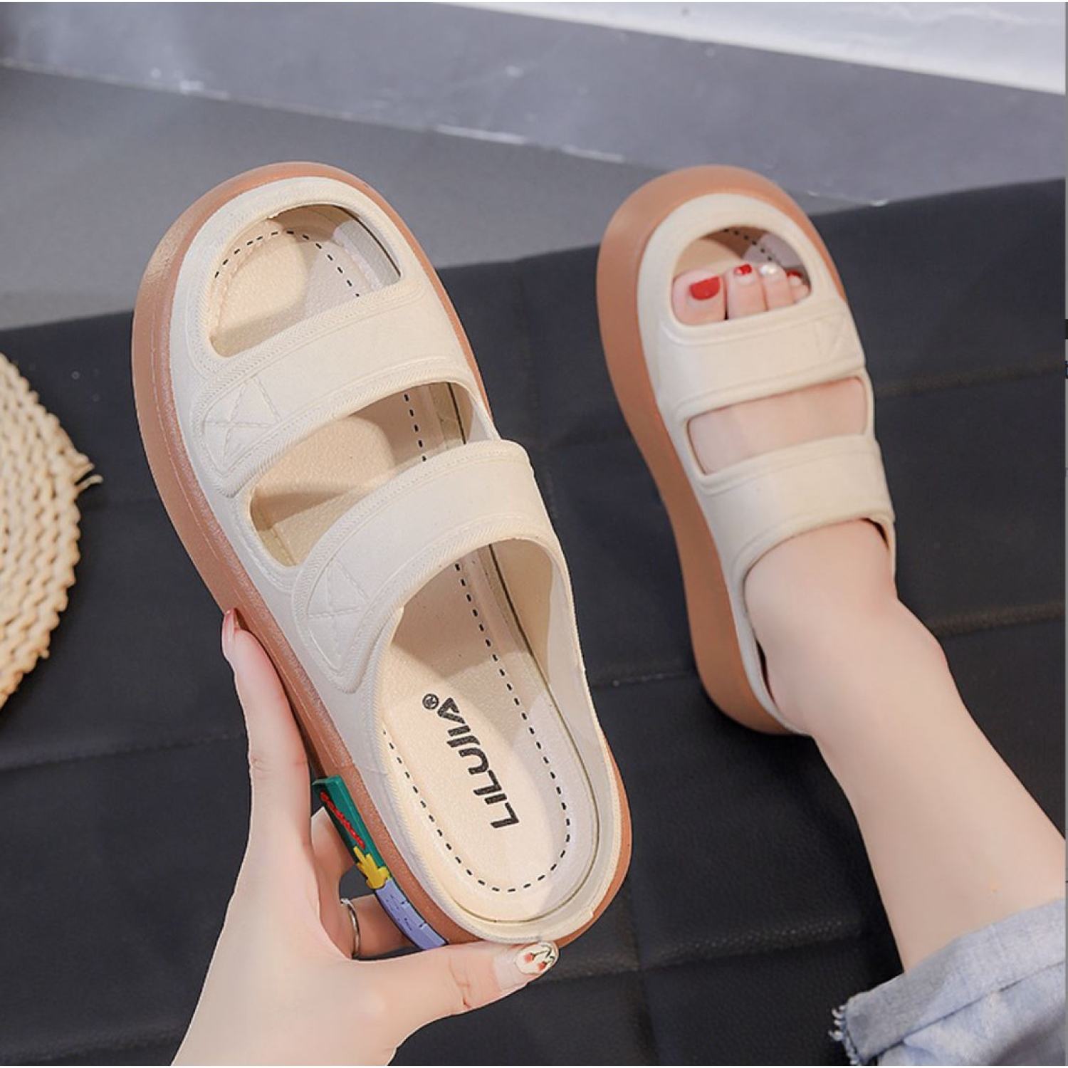 Sục Nữ Fashion 2 Quai Đế Màu Đúc Cao Su