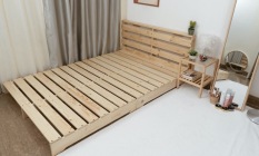 Giường gỗ pallet có đầu giường – giường gỗ thông nhập khẩu 1m2x2m,1m4x2m,1m6x2m,1m8x2m, 2mx2m