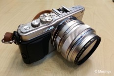 Máy ảnh Olympus PEN Lite E-PL6 + lens 14-42mm – 16.1 megapixel – Mới 99%