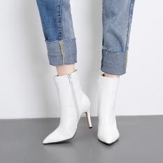 Giày boot nữ cổ lửng gót nhọn trắng sành điệu GBN1102