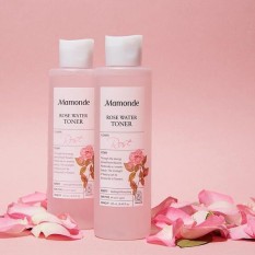 Nước hoa hồng Mamonde Rose Water Toner Làm dịu và mát da bị dị ứng Làm sạch sâu và cân bằng độ pH trên da Làm mềm và mịn da lão hoá Chứa rất nhiều vitamin thiết tốt cho da. – Lacdy cosmetics