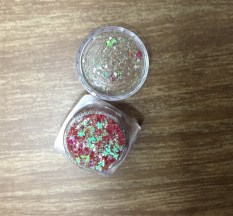Nhũ Lớn Đính Đuôi Mắt Và Má