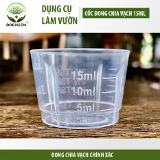 Dụng cụ cốc đong dầu neem và phân bón Docneem trong làm vườn, có chia vạch chính xác, hỗ trợ bón phân, phun trị bệnh, chăm cây cảnh