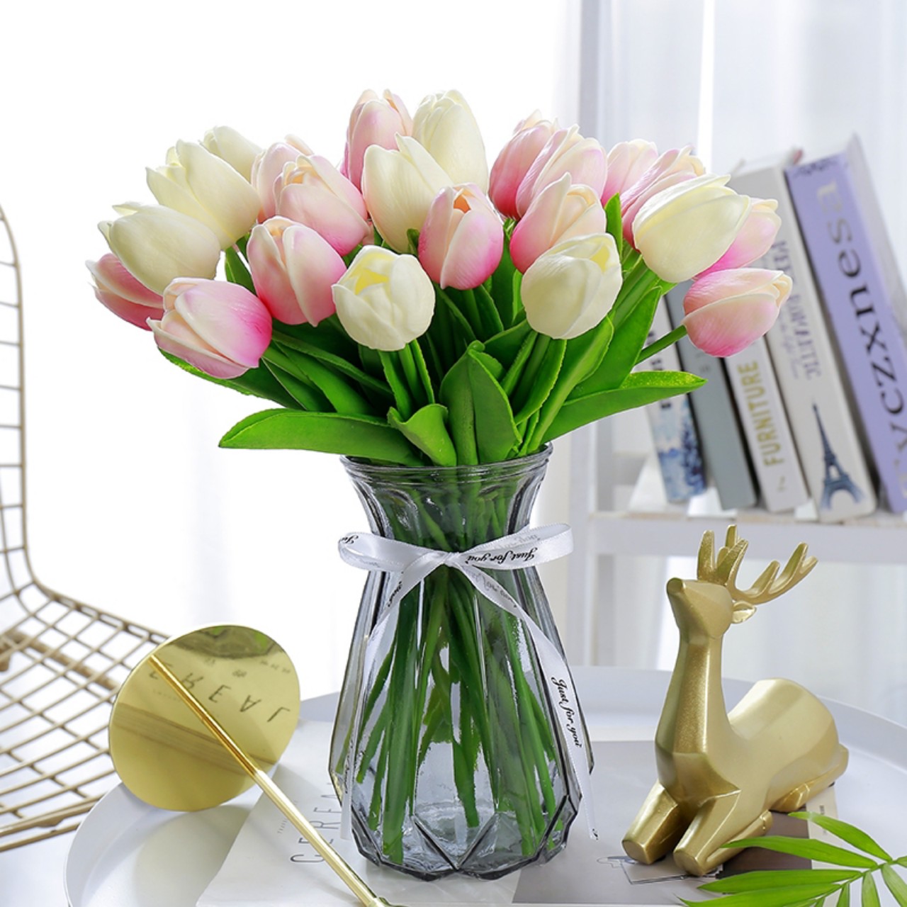 Hoa tuylip giả lá thẳng chất liệu PU, hoa tulip giả dùng để chụp ảnh, decor, trang trí nhà cửa.