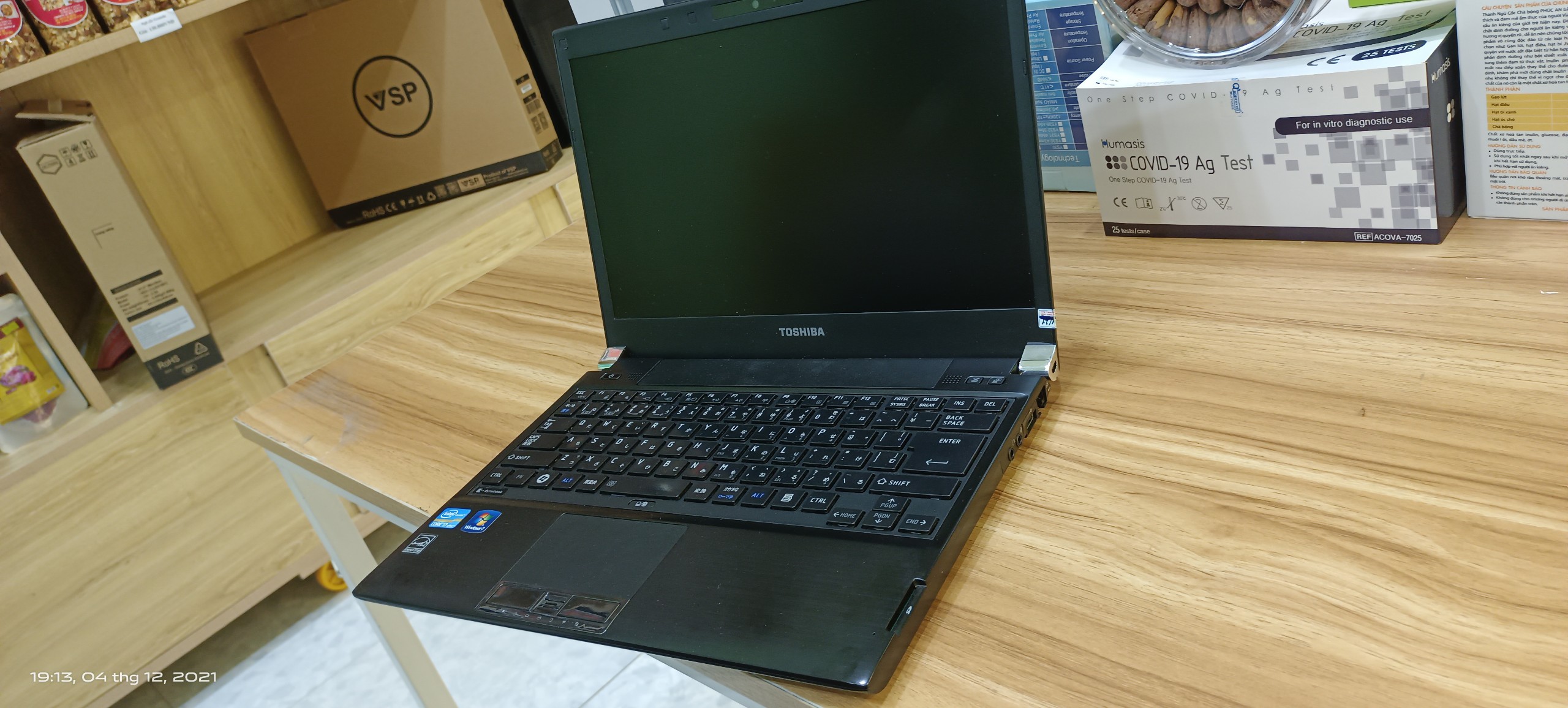 Laptop cũ Toshiba Dynabook R731 Core i7, 4gb Ram, 128gb SSD, 13.3inch HD, vỏ nhôm