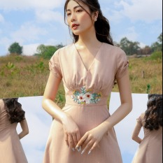 OLV – Đầm Sandy V Neck Embro Dress